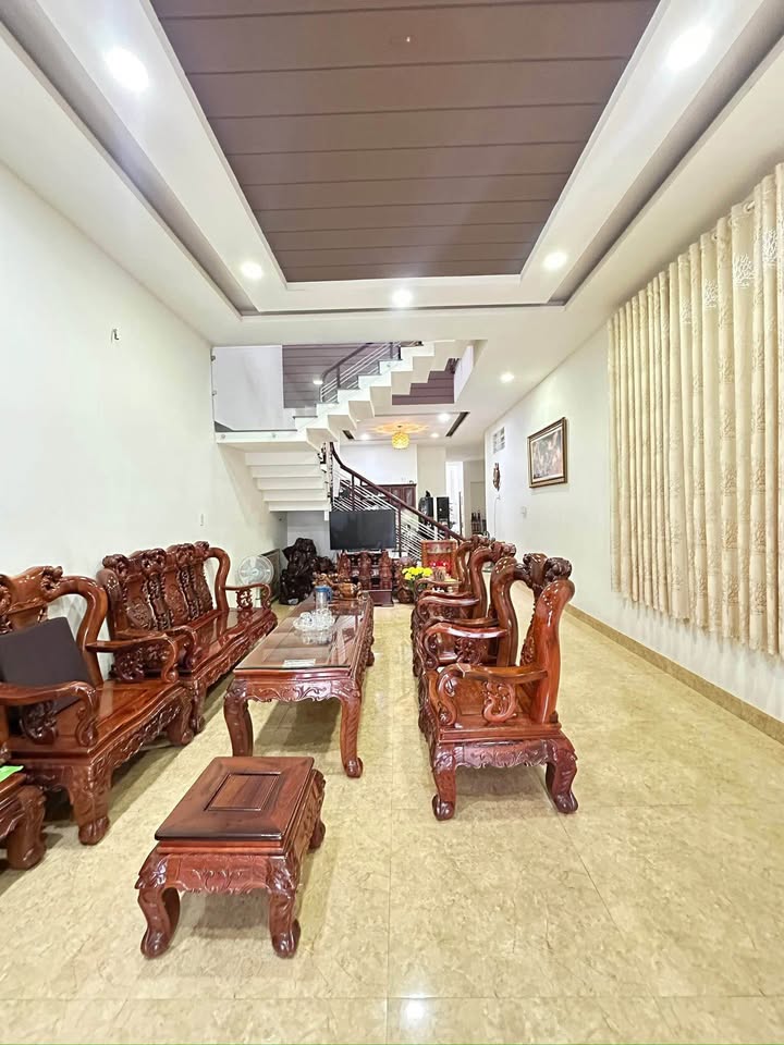 Nhà cho thuê mặt tiền đường Đồng Khởi, phường Tân Lợi - Phù hợp kinh doanh và văn phòng