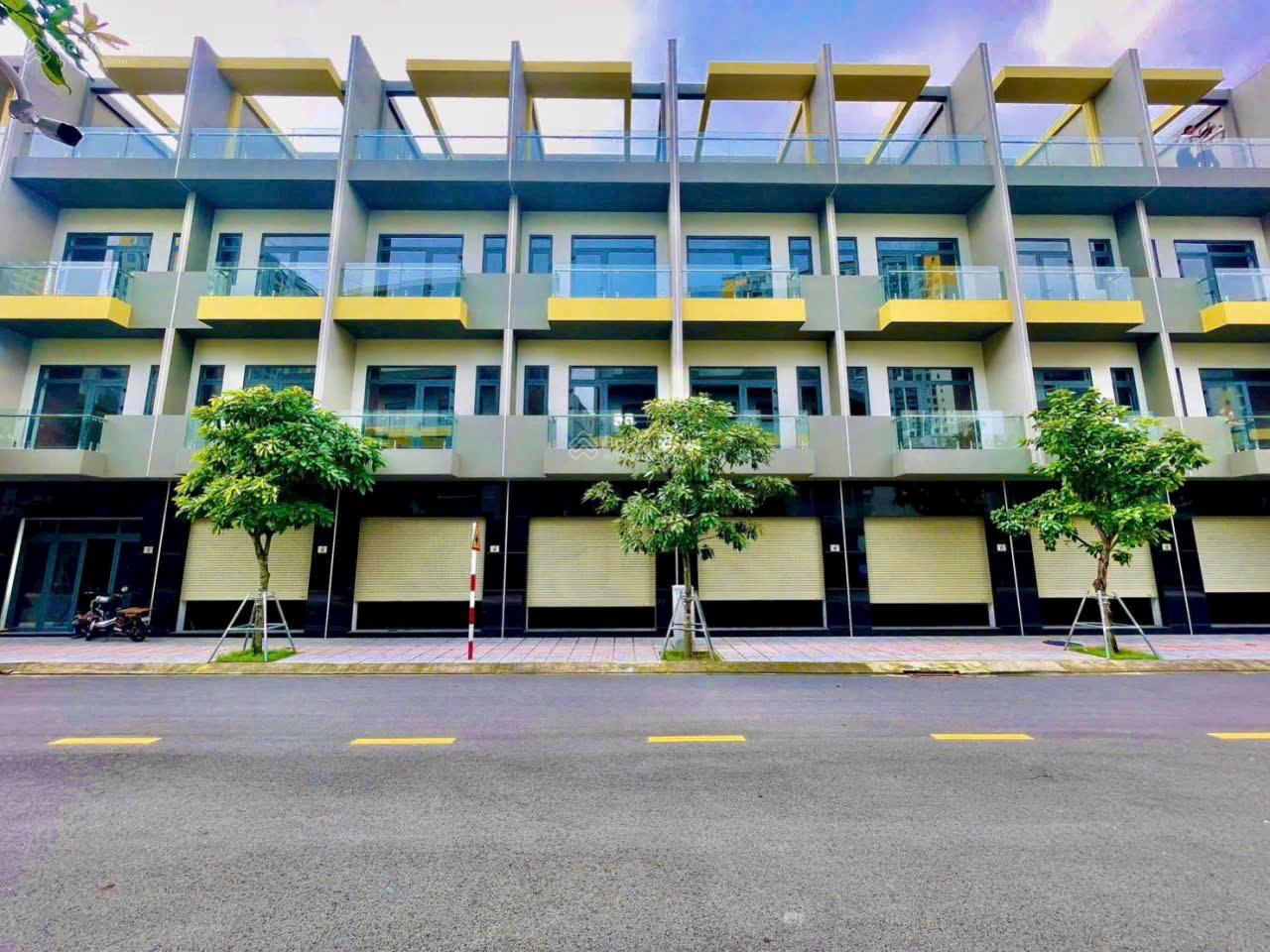 Nhà phố liền kề Thủ Đức 80m² giá chỉ 7.3 tỷ - Mặt tiền đường Thống Nhất, sổ hồng riêng!