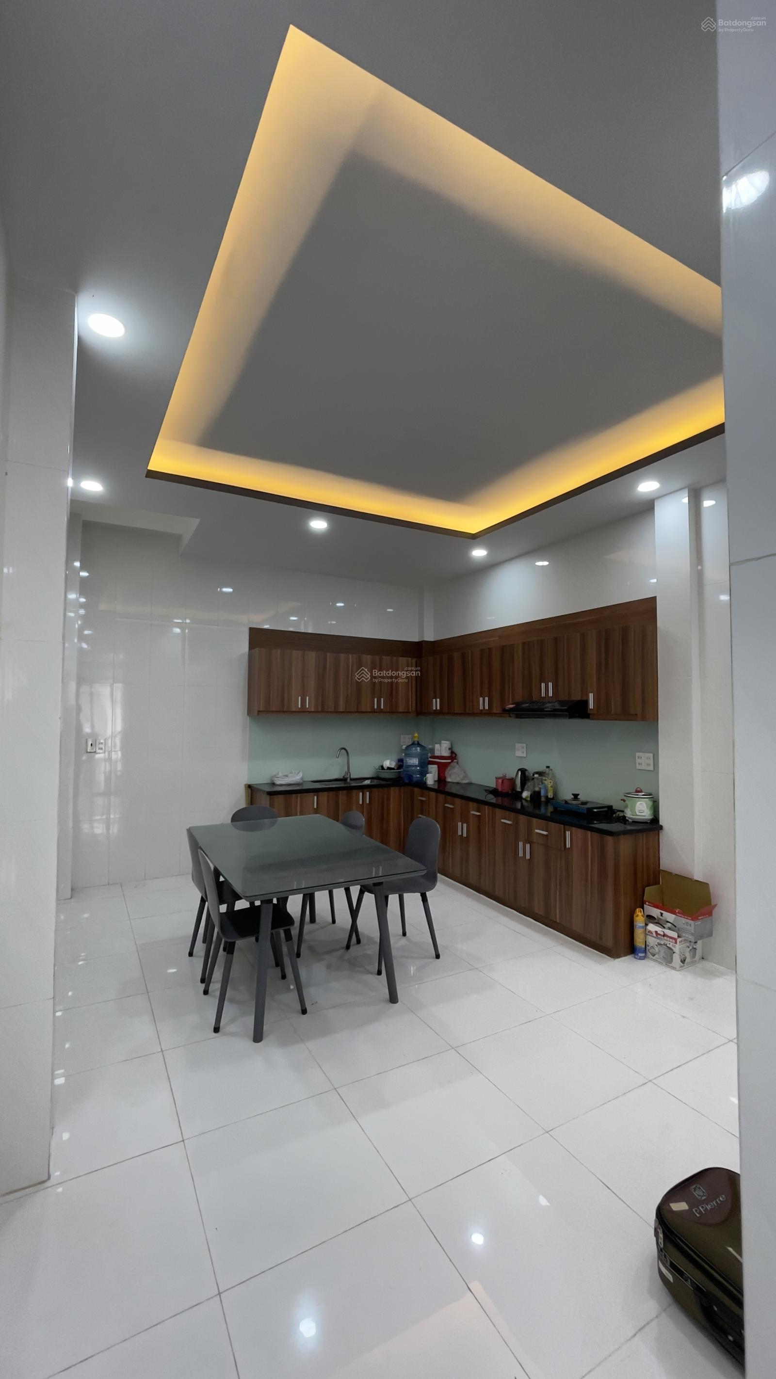 Nhà phố cho thuê tại Bình Thạnh - 200m² giá 27 triệu, thuận tiện kinh doanh!