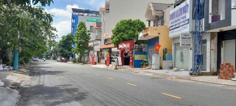 Bán nhà 2 Tầng trung tâm Dĩ An 70m² giá 7.3 tỷ - Cơ hội đầu tư tuyệt vời!