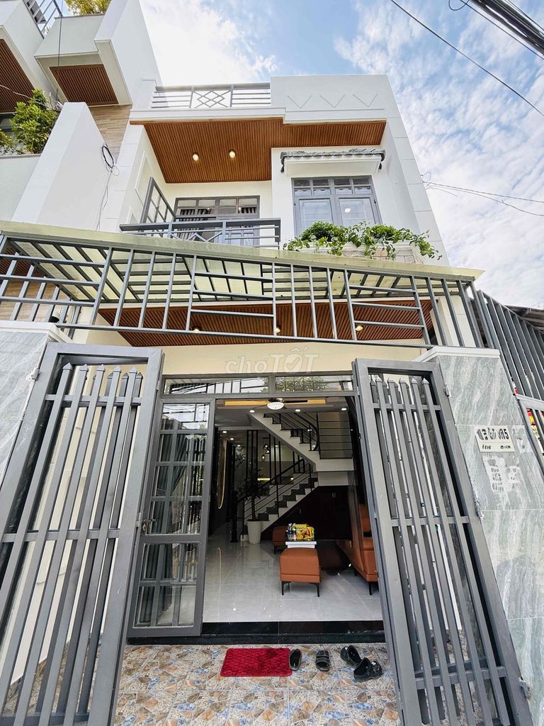 Nhà lô góc đường xe tải Hà Huy Giáp, Q12, 67m² giá 4.63 tỷ - Sổ hồng chính chủ!