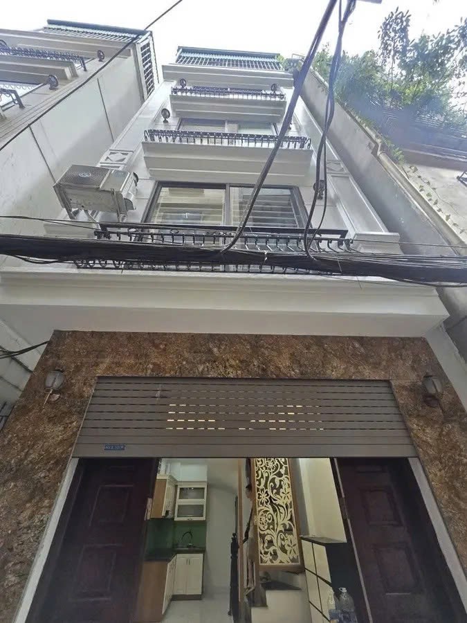 Bán nhà lô góc phố 8/3, quận Hai Bà Trưng, 33m² giá 6.9 tỷ - Nhà đẹp, ở ngay!