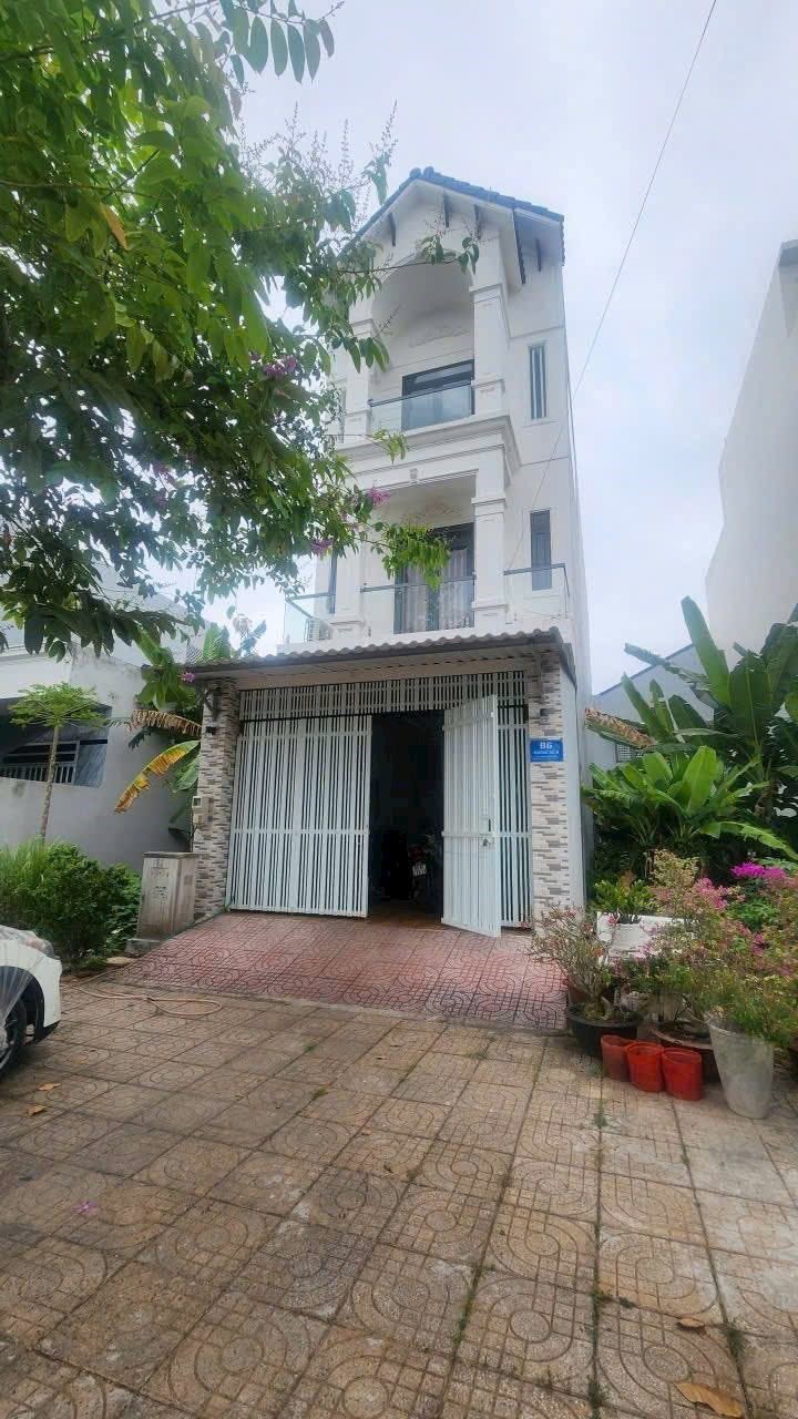 Bán nhà 1 trệt 2 lầu đường số 8 KDC VHTĐ, Cái Răng, 100m² - Tặng nội thất cao cấp!