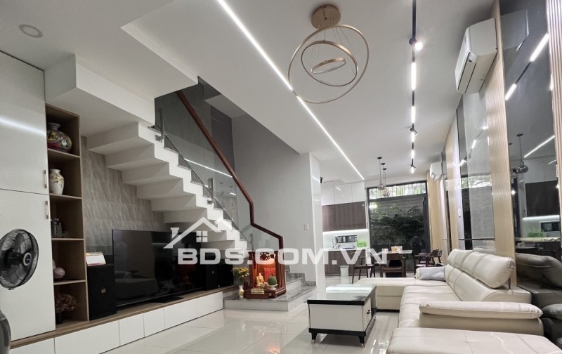 Nhà mặt tiền Phạm Hữu Lầu Quận 7 - Diện tích 90m², Giá 17.1 tỷ - Phong thủy vượng tài!