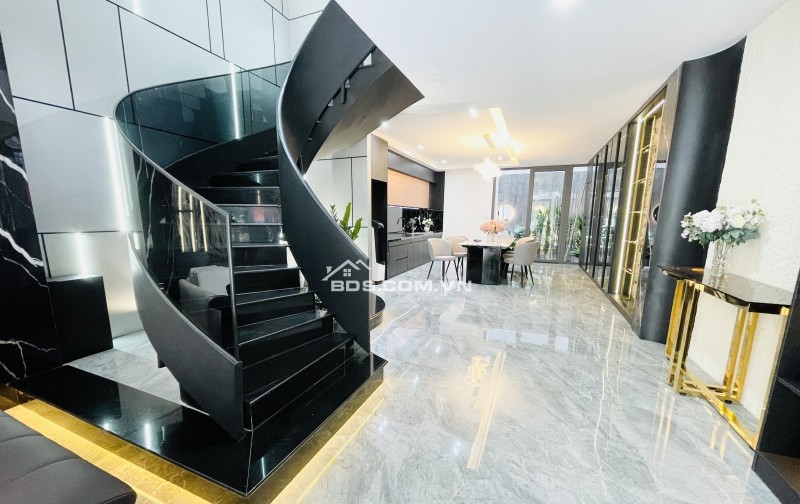 Nhà mặt tiền Phú Mỹ, Quận 7 - 98m² giá 16.5 tỷ - Cơ hội vàng cho đầu tư