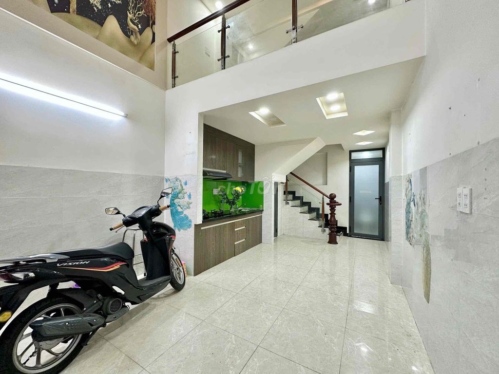 Nhà nguyên căn 2PN 4WC Hẻm 220 Hoàng Hoa Thám, Bình Thạnh 50m² - Giá chỉ 13.5 triệu!