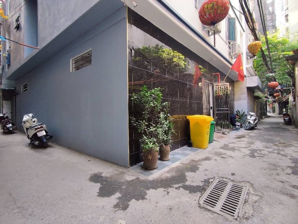 Đất Mễ Trì Thượng 40m² giá 8 tỷ - Vị trí đắc địa, tiềm năng sinh lời!