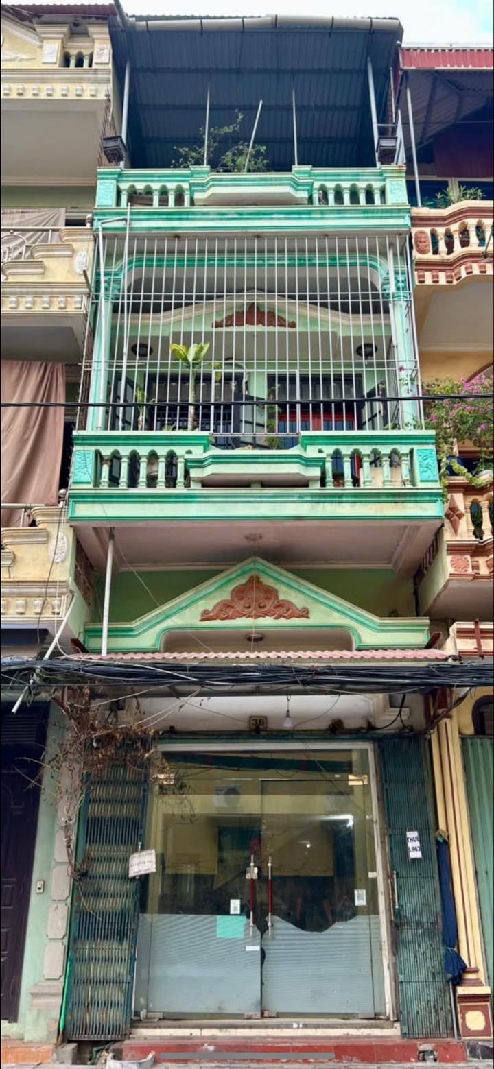 Nhà 3 tầng mặt đường Thượng Kiệm, Phát Diệm 64m² - Kinh doanh thuận lợi!