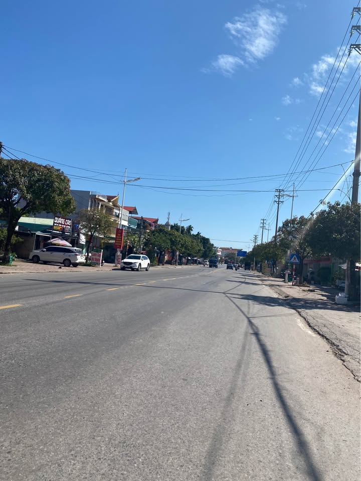 Nhà phố 3 tầng đường Hùng Vương 100m² giá thỏa thuận - Vị trí kinh doanh sầm uất!