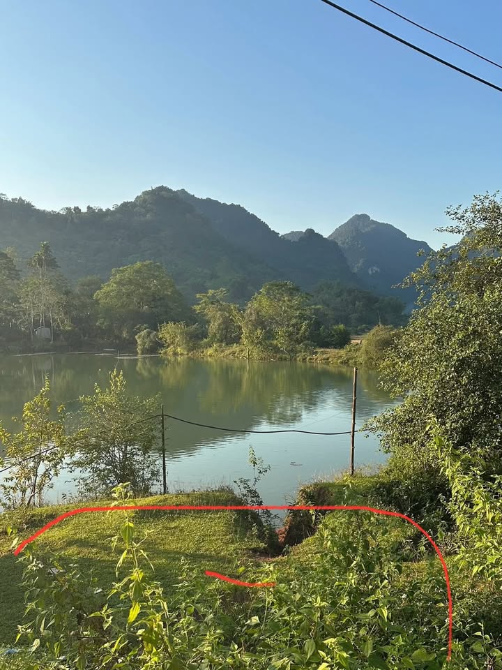 Đất Farm bám hồ Phú Vinh, Tân Lạc 1758m² giá chỉ 1 tỷ - Đầu tư sinh lời!