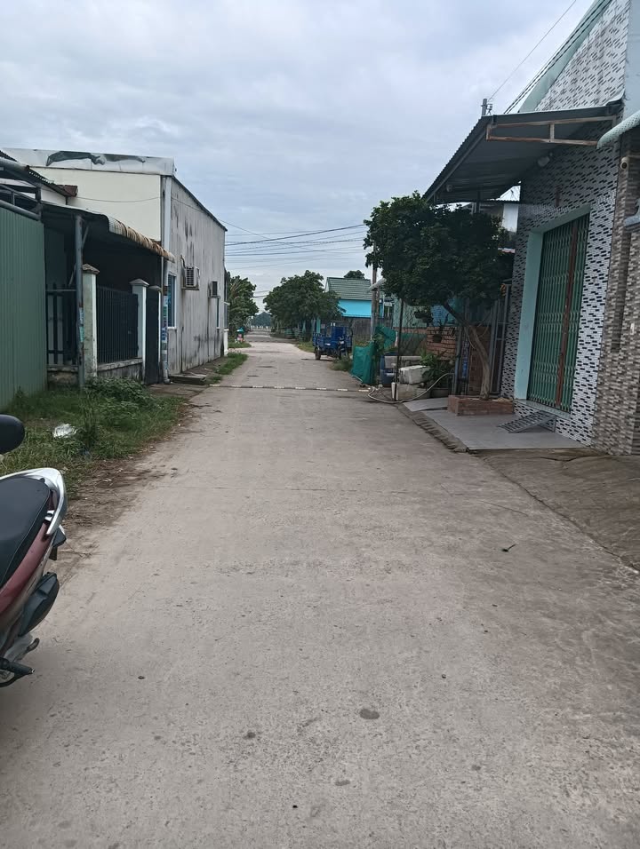 Đất nền Phước Thiền Nhơn Trạch 70m² giá 900 triệu - Sổ đỏ chính chủ, hướng Nam!