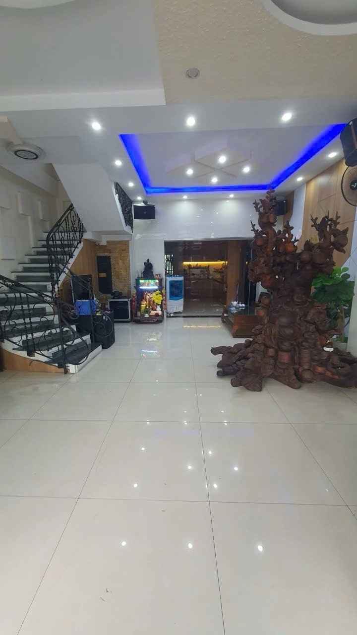 Nhà 2 tầng mặt tiền Nguyễn Lương Bằng, Đà Nẵng 72m² giá 6.5 tỷ - Khu vực kinh doanh sầm uất!