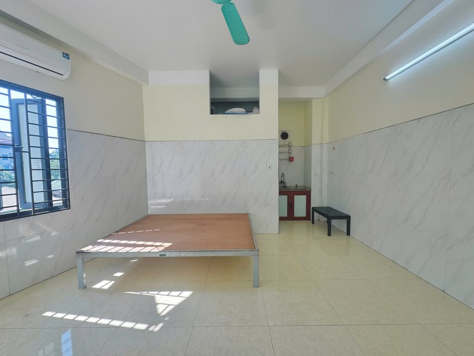 Căn hộ Studio Ngõ 136 Cầu Diễn giá 2.8 triệu - Full nội thất, ban công rộng rãi!