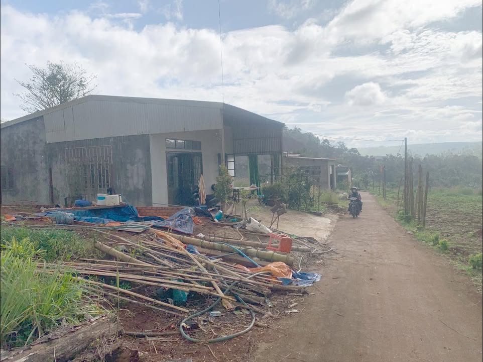 Đất mặt tiền 700m² tại Thị Trấn Đức An, Đắk Nông - Giá chỉ 1.1 tỷ, tặng nhà cấp 4!