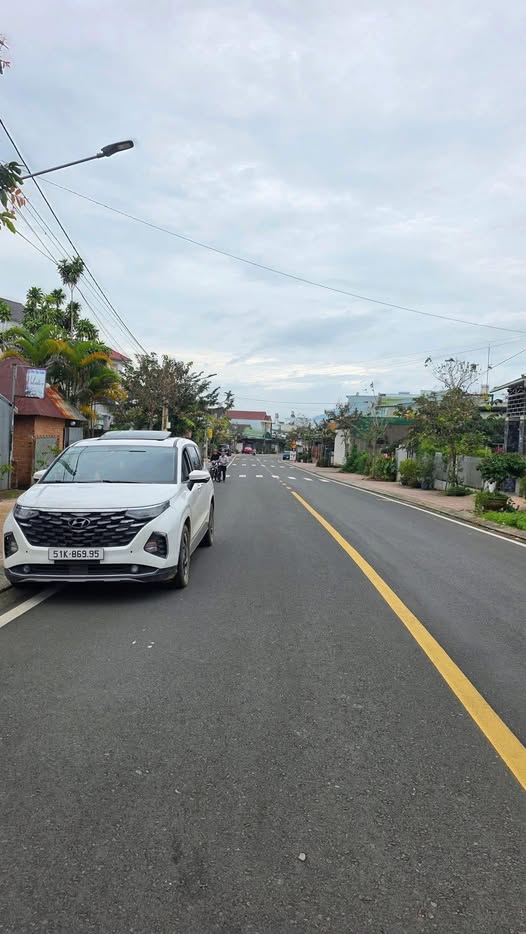 Nhà Mặt Tiền Tây Sơn - Phường 2 Bảo Lộc 170m² giá 3.9 tỷ - Sổ hồng chính chủ!