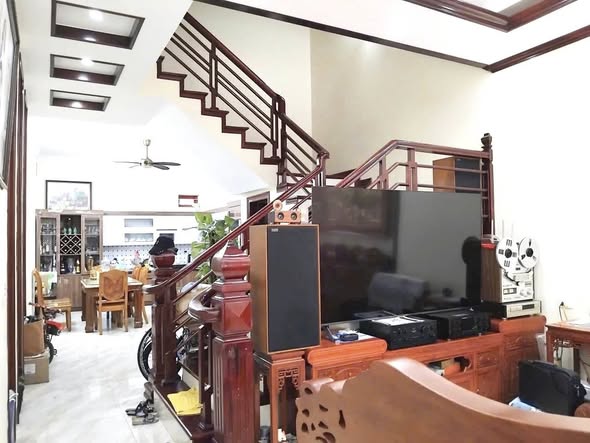 Nhà 3 tầng phố Bông Lau 72m² giá 5 tỷ - Vị trí đẹp, dọn vào ở ngay!