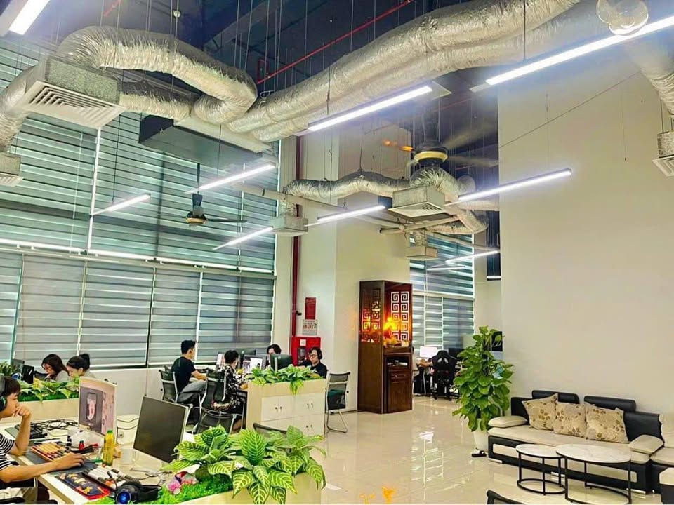 Văn phòng cho thuê tại Nam Từ Liêm 160m² giá 32 triệu - Setup sẵn nội thất ngay mặt đường Tố Hữu!