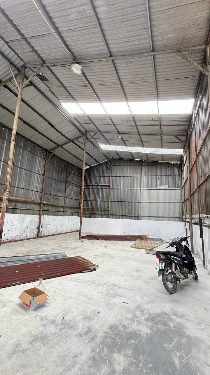 Nhà xưởng cho thuê tại Đông Hòa - Dĩ An 300m² giá 25 triệu/tháng - Phù hợp làm gara ô tô