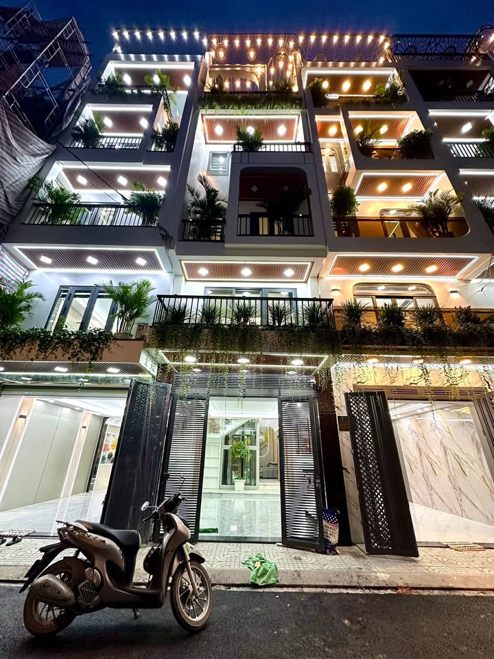 Bán nhà đường Hà Huy Giáp, quận 12, diện tích 80m², giá 7.75 tỷ - Thiết kế hiện đại, sang trọng!