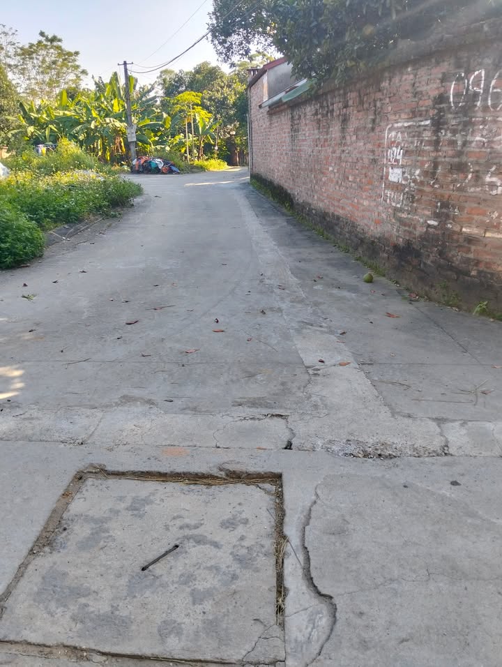 Nhà bán Thạch Thất 65m² giá 2 tỷ - Mặt tiền gần trường tiểu học