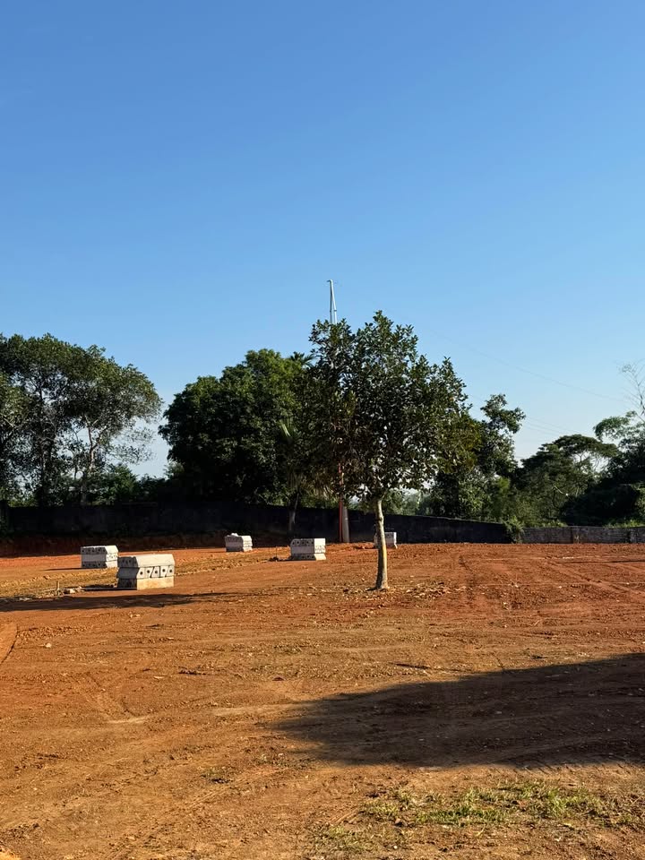 Đất nghỉ dưỡng tại Vân Hòa, Ba Vì 341m² giá chỉ 8 triệu/m² - Sẵn sàng cho chủ sở hữu mới!