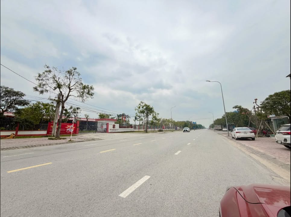 Bán gấp FrontHouse mặt tiền đường Nguyễn Du 136m² giá 9 tỷ - Đầu tư sinh lời lý tưởng!