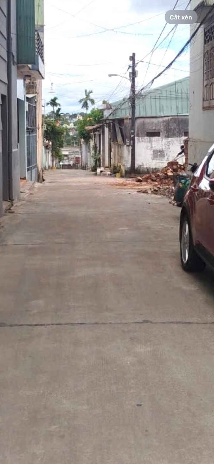 Đất nền Nguyễn Tất Thành, Pleiku 420m² giá 5.25 tỷ - Sổ hồng chính chủ!