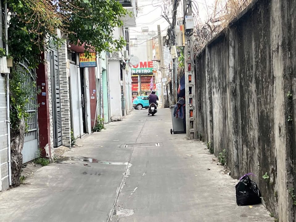 Nhà 2 tầng Cách Mạng Tháng 8, Quận 10, 40m² giá 4 tỷ - Cơ hội hiếm có!