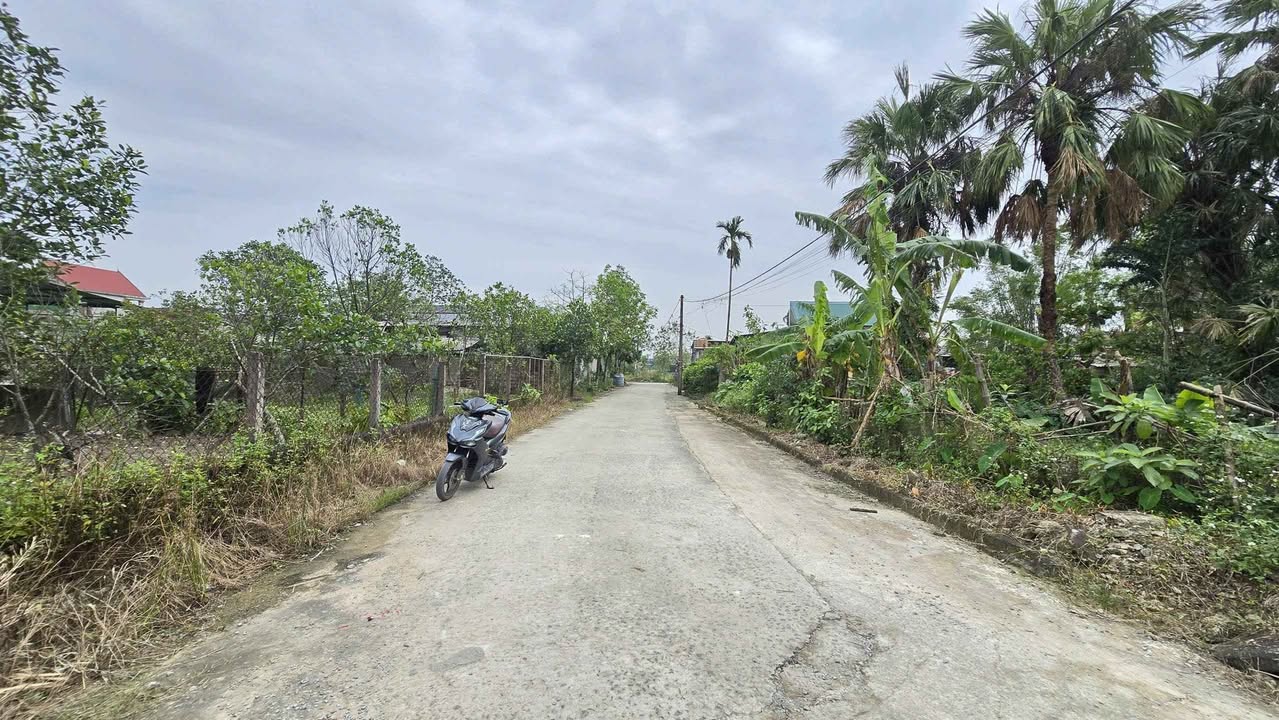 Đất 2 mặt tiền thôn Lộc Ân, Lưu Vĩnh Sơn 176m² giá 1.8 tỷ - Cơ hội đầu tư tuyệt vời!