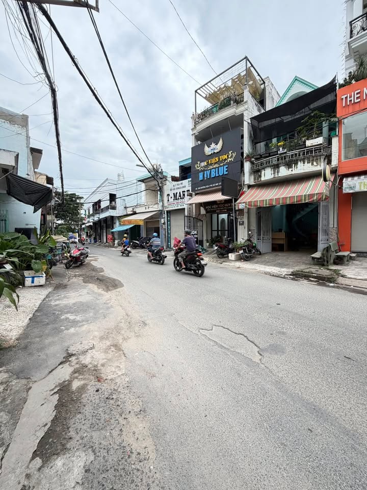 Bán nhà góc 2 mặt tiền tại Gò Vấp - Diện tích 68m² giá 9.4 tỷ - Cơ hội đầu tư hiếm có!