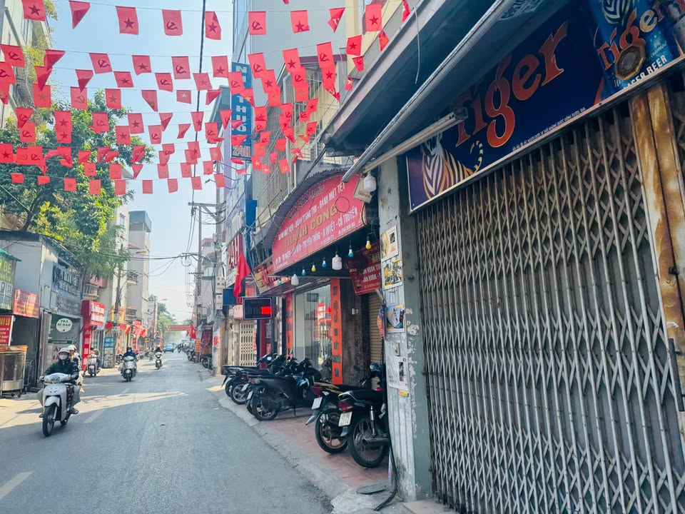 Nhà phố Xuân La - Xuân Đỉnh 35m² giá 9.3 tỷ - Lô góc, ô tô qua nhà!