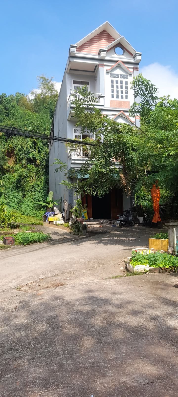 Nhà 3 tầng phường Minh Xuân 125m² - Vị trí đẹp, gần quảng trường