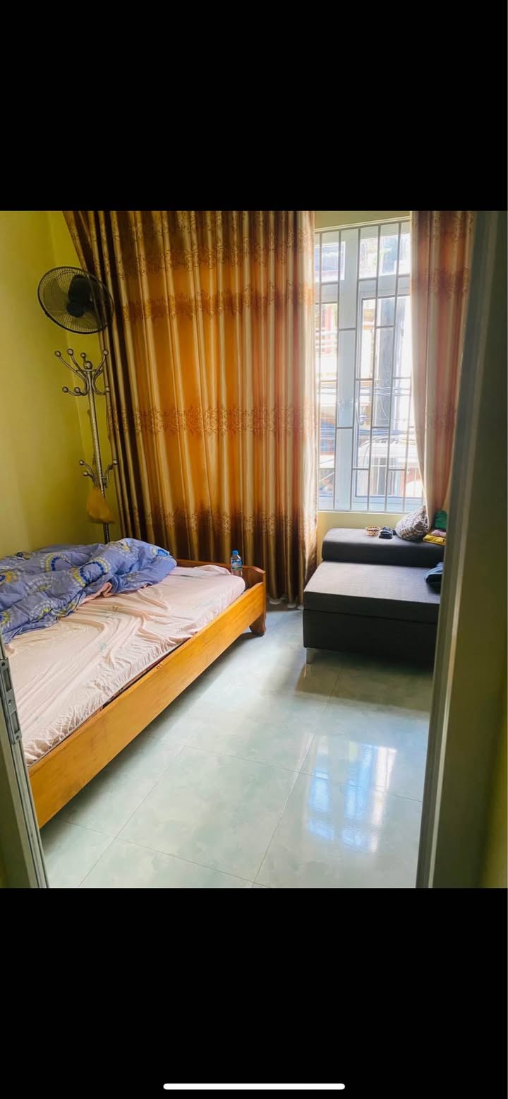 Nhà 3 tầng ngõ 2 Cao Xanh, Hạ Long 43m² giá thỏa thuận - Đỗ cửa, tiện nghi đầy đủ!