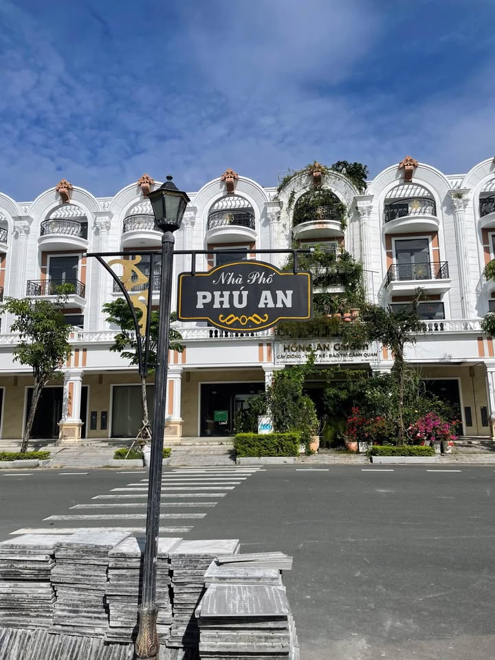 Nhà thô 1 trệt 2 lầu đường Nguyễn Thị Nhung, KĐT Phú Cường 120m² giá 3 tỷ - Vị trí đắc địa, phát triển mạnh mẽ!