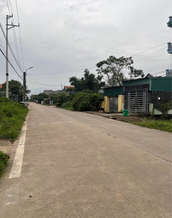 Đất nền Trần Hưng Đạo Móng Cái 122,9m² giá 1 tỷ - Đất vuông vắn, thuận tiện xây dựng!