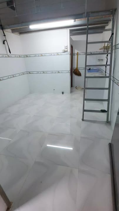 Phòng trọ Hưng Lợi, Ninh Kiều 30m² giá 1.8 triệu - Tiện nghi thoải mái, giờ giấc tự do!