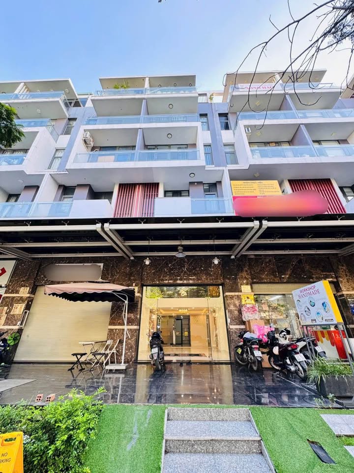 Shophouse Mặt Tiền Nguyễn Thị Nhung Thủ Đức 100m² giá 28.5 tỷ - Kinh doanh sầm uất!