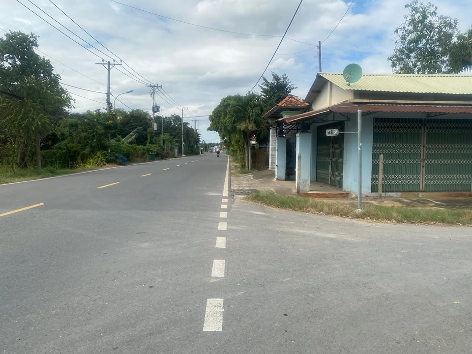 Đất thổ cư Củ Chi 296m² giá 1.7 tỷ - Mặt tiền đường nhựa rộng rãi!