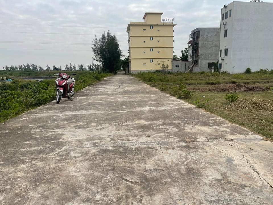 Đất nền xã Hải Phúc 200m² giá 1.8 tỷ - Vị trí sầm uất, kinh doanh thuận lợi!