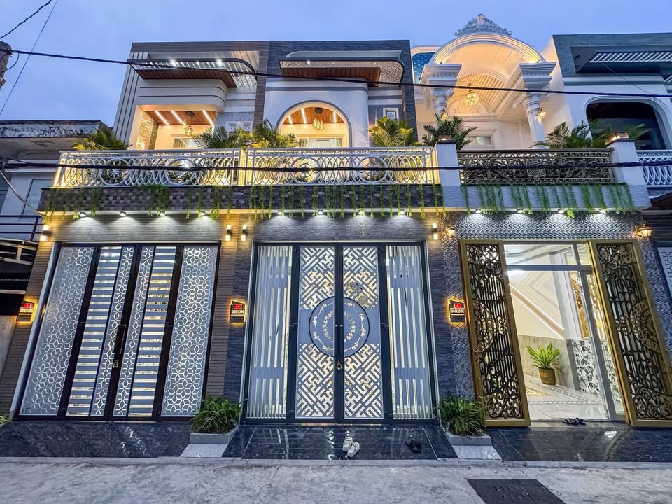 Nhà phố Ninh Kiều 82m² giá 4.58 tỷ - Ô tô đậu trong nhà, full nội thất cao cấp!