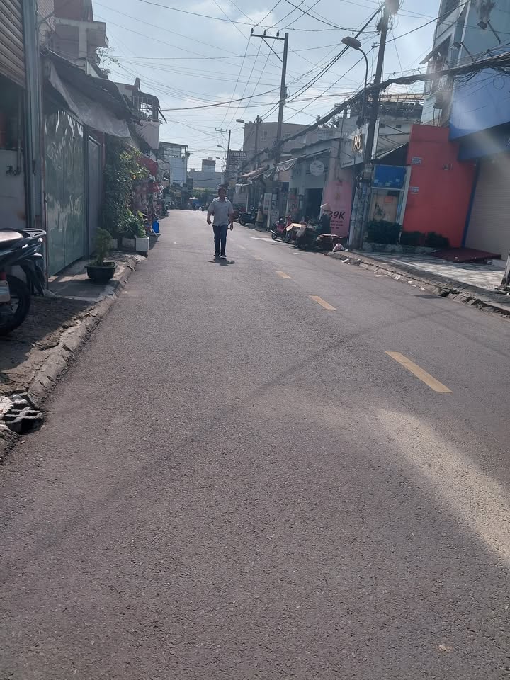 Nhà phố mặt tiền kinh doanh Linh Xuân 30m² giá 3.99 tỷ - Đầu tư sinh lời ngay!