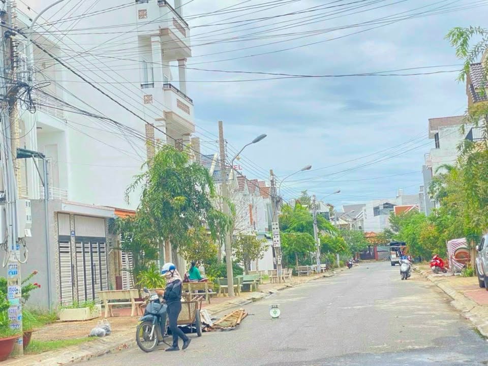 Nhà 2 tầng mặt tiền đường Xuân An, TP Phan Thiết 100m² giá 5.2 tỷ - Thiết kế đẹp, thông thoáng!
