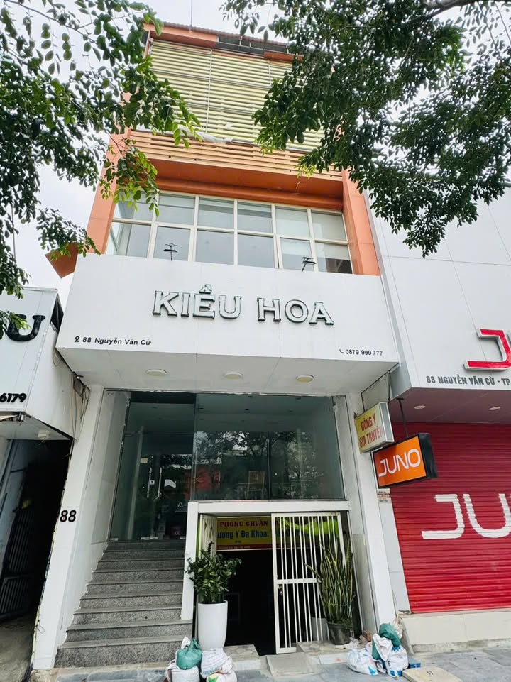 Nhà mặt đường Nguyễn Văn Cừ, Vinh 2 tầng giá 25 triệu - Kinh doanh lý tưởng!