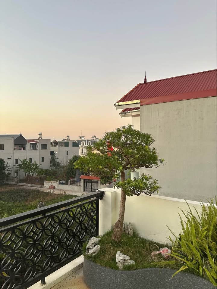 Nhà 3 tầng tại Mai Pha 70m² giá 2.7 tỷ - Ô tô đỗ cửa, hướng Tây