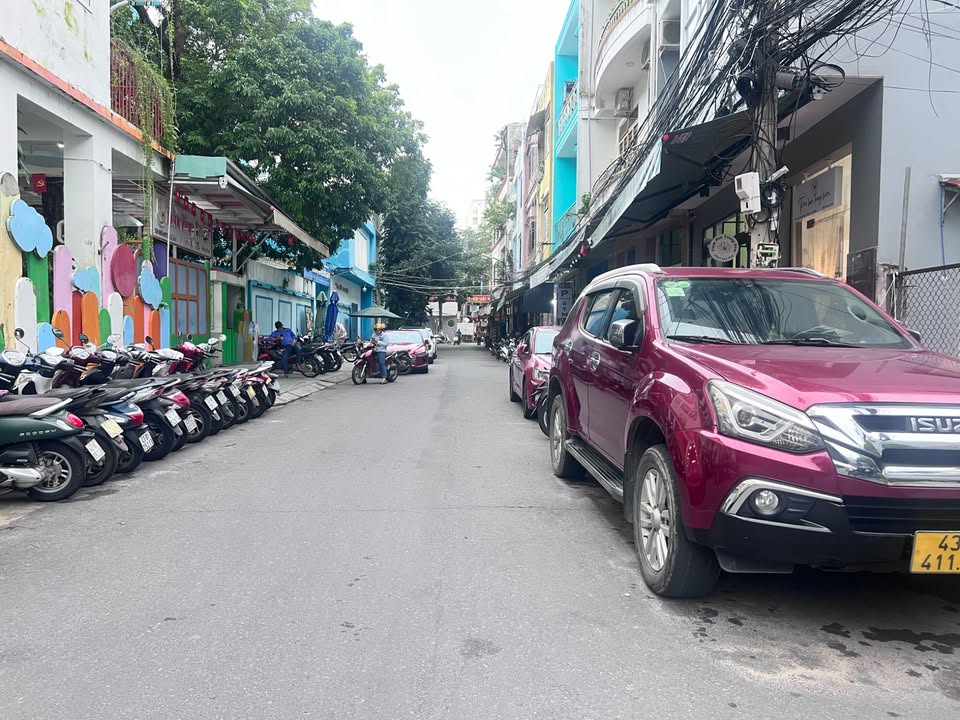 Bán lô góc 3 tầng Nguyễn Chí Thanh 110m² - Kinh doanh đỉnh cao tại Hải Châu!