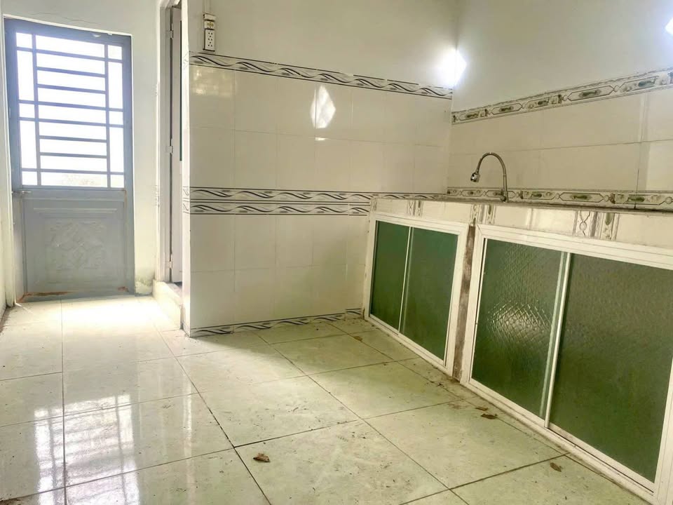 Nhà mặt tiền Nguyễn Viết Xuân, Bình Thủy, Cần Thơ - Diện tích 131m² giá 1.55 tỷ - Sẵn sàng vào ở!