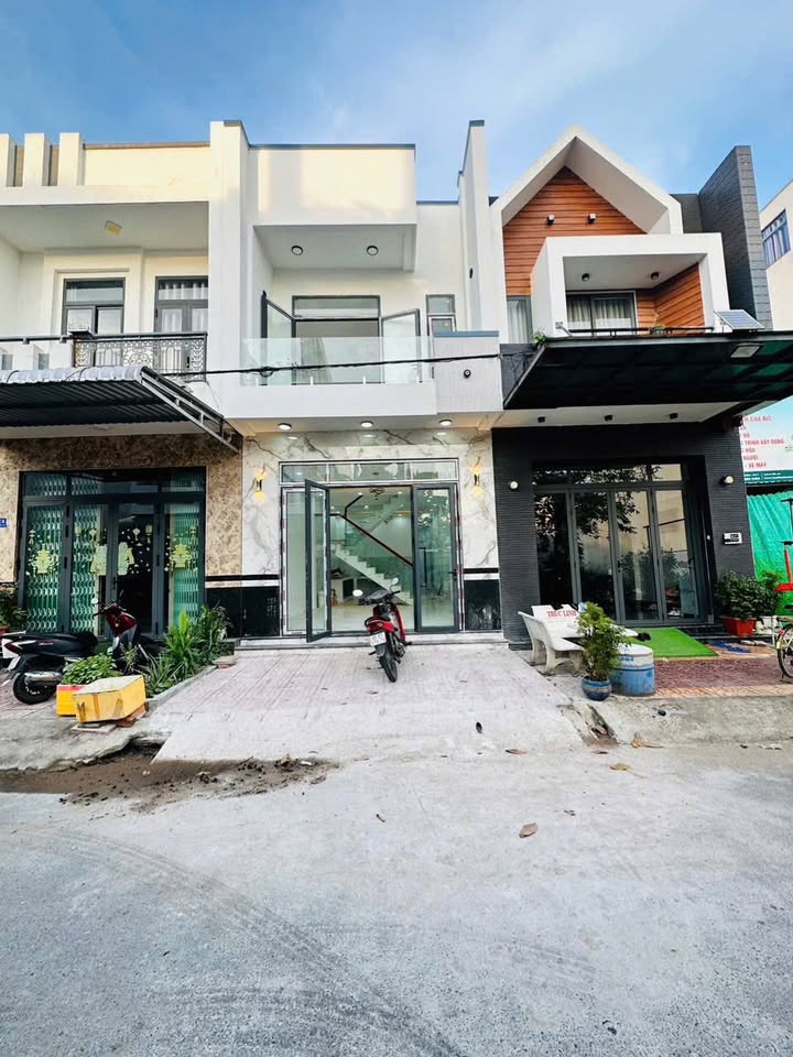 Nhà đẹp Cần Thơ 81m² giá 3 tỷ - Thiết kế hiện đại, không gian thoáng mát!