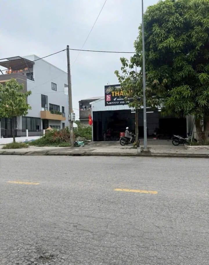 Đất nền mặt tiền Đồng Khởi, TP Huế 200m² giá 12 tỷ - Sổ hồng chính chủ!