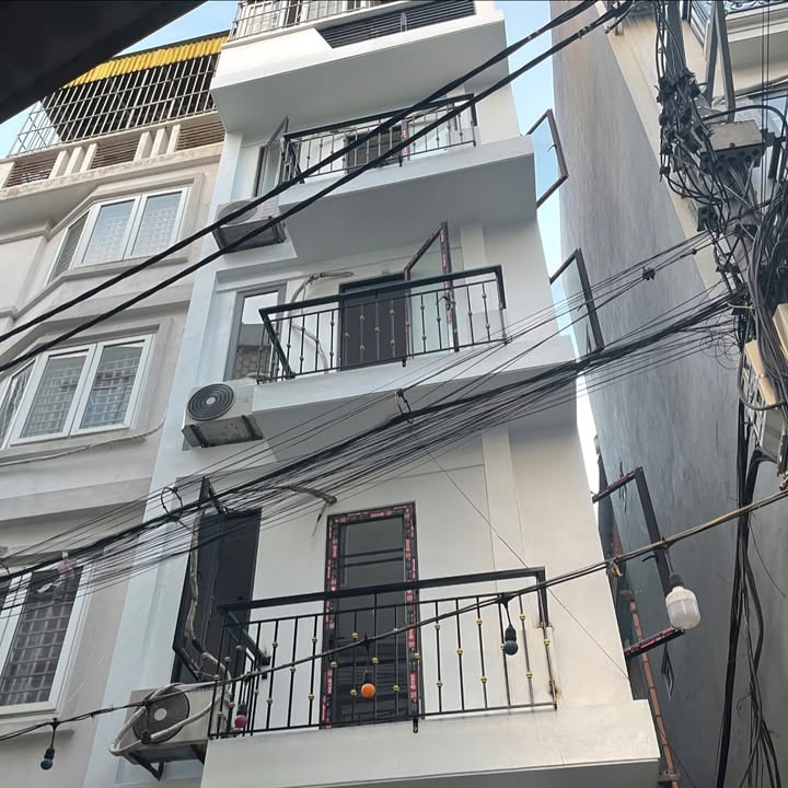 Nhà riêng Lĩnh Nam, Hoàng Mai 32m² giá 7 tỷ - Căn góc cực thoáng, ô tô đỗ cửa!