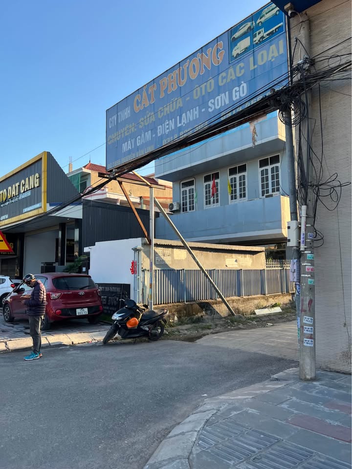 Nhà 2 tầng 1055 Nguyễn Văn Linh, 73m² giá 2.3 tỷ - Đầu tư sinh lời tốt!